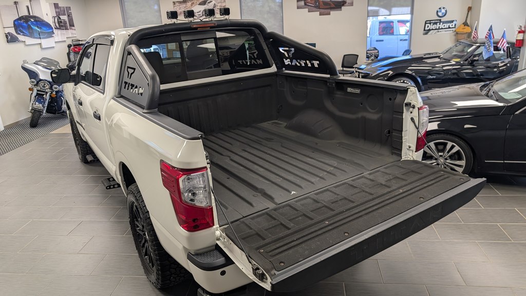 Photo 25 of this NISSAN TITAN