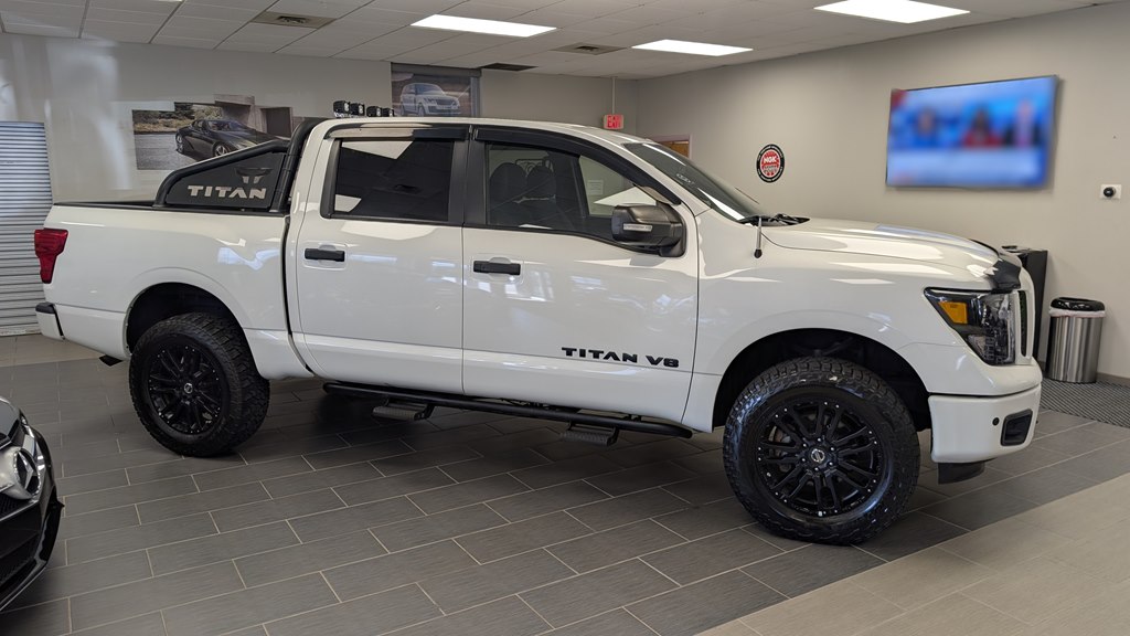 Photo 8 of this NISSAN TITAN
