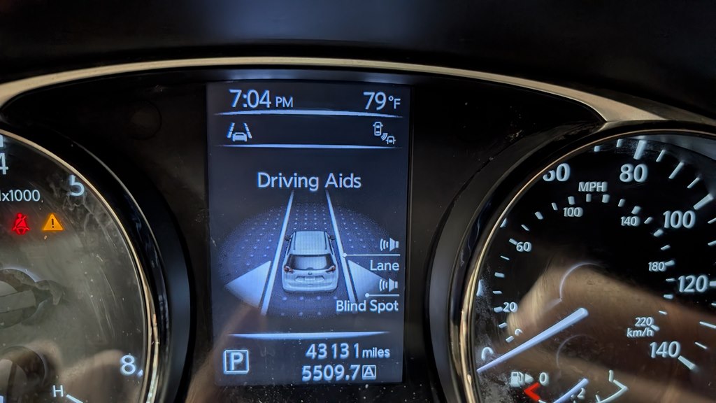 Photo 10 of this NISSAN ROGUE
