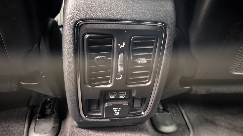 Photo 22 of this JEEP GRAND CHEROKEE