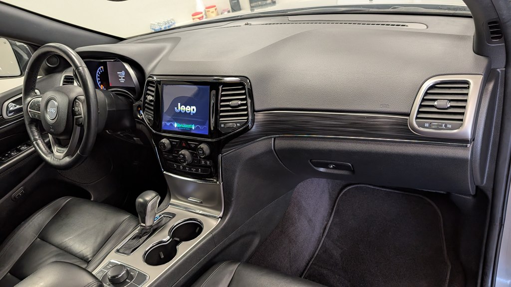 Photo 18 of this JEEP GRAND CHEROKEE