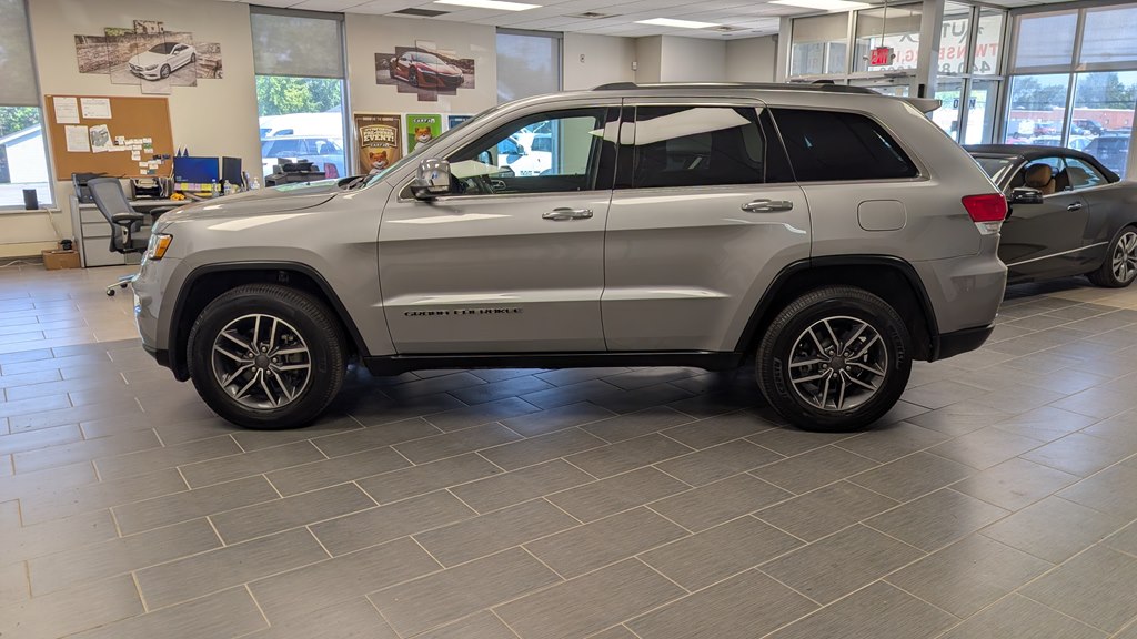 Photo 7 of this JEEP GRAND CHEROKEE