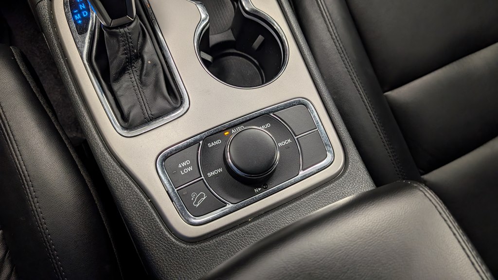Photo 16 of this JEEP GRAND CHEROKEE