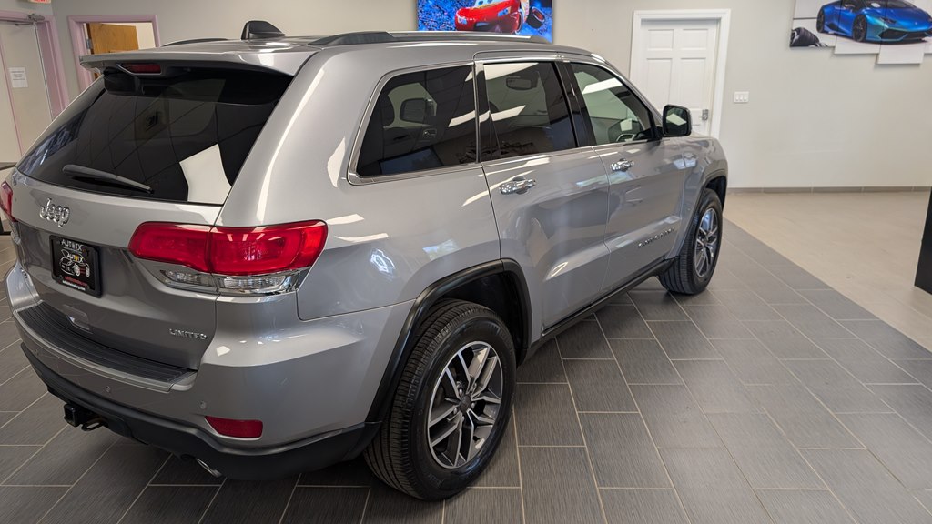 Photo 3 of this JEEP GRAND CHEROKEE