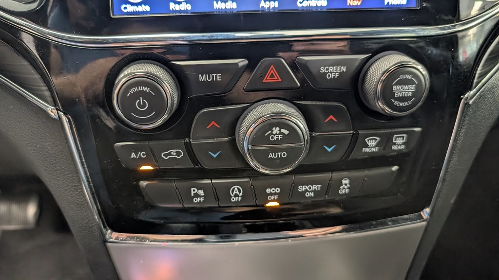 Photo 15 of this JEEP GRAND CHEROKEE