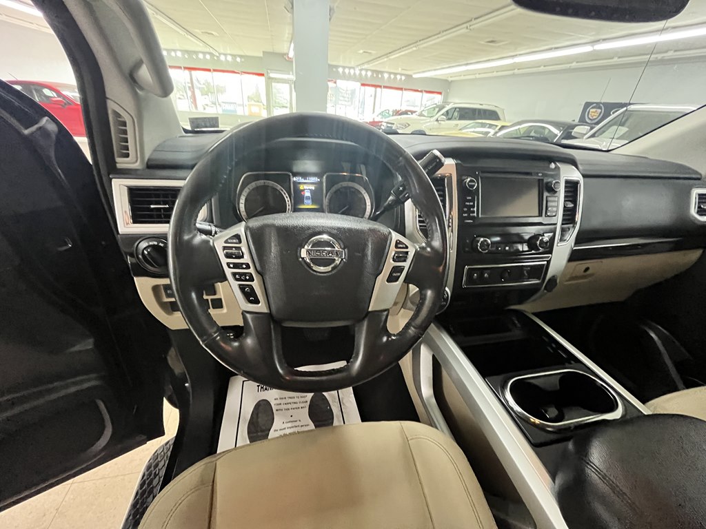 Photo 9 of this NISSAN TITAN XD