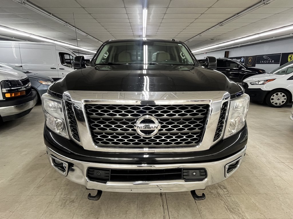 Photo 5 of this NISSAN TITAN XD