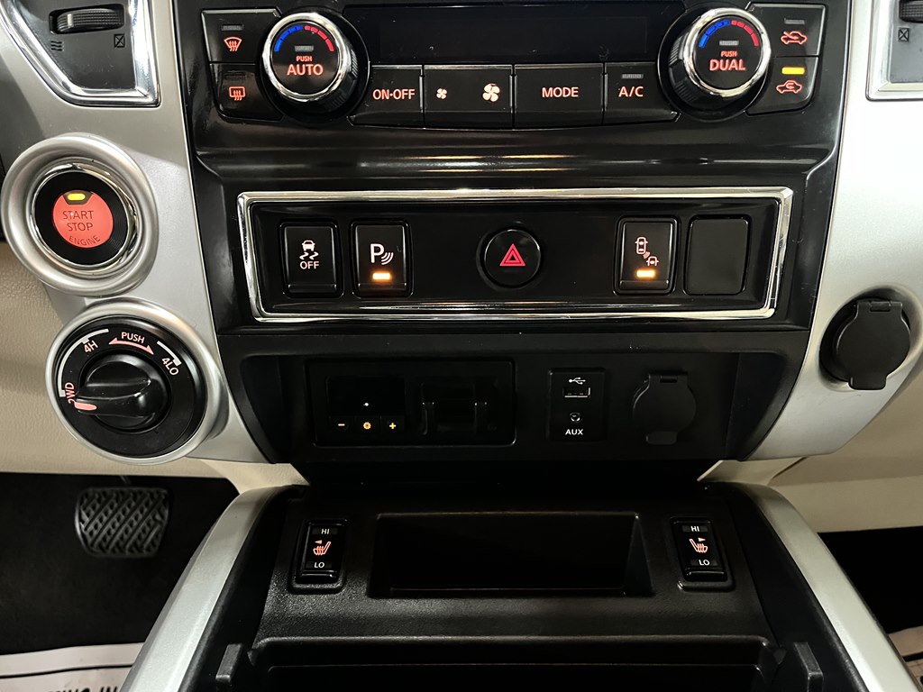 Photo 12 of this NISSAN TITAN XD
