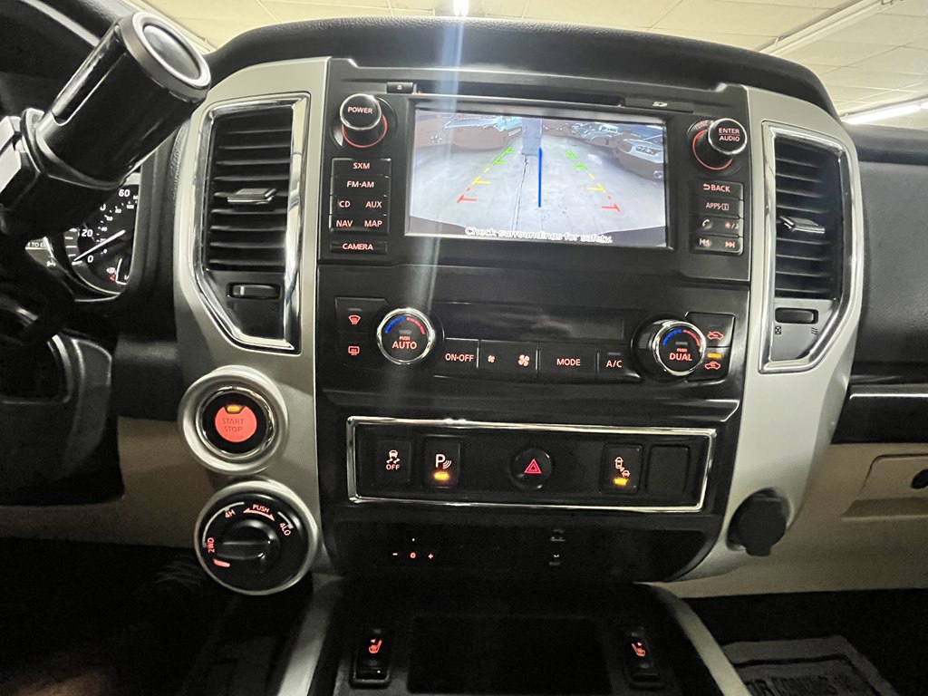 Photo 13 of this NISSAN TITAN XD