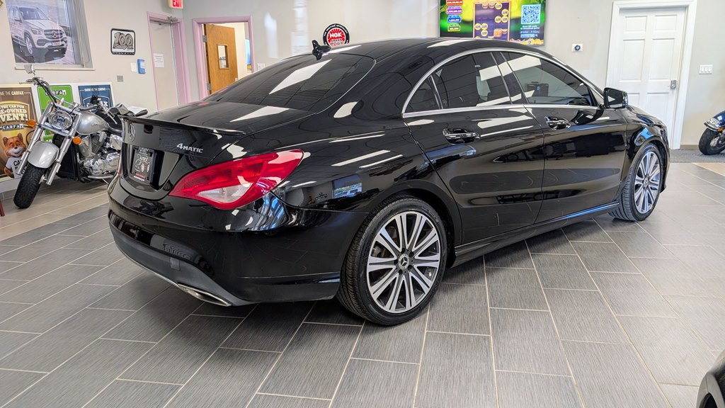 Photo 4 of this MERCEDES-BENZ CLA