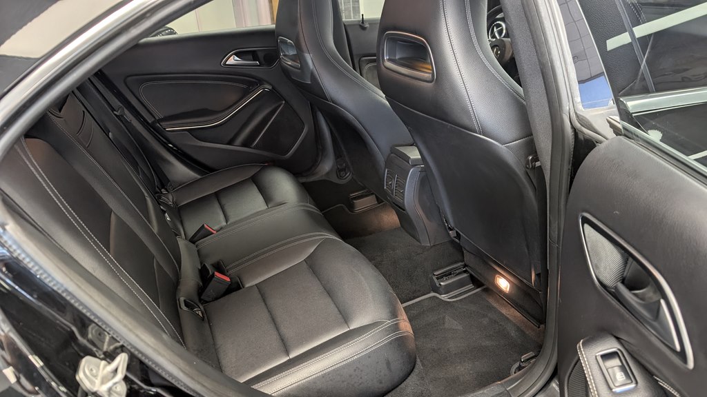 Photo 22 of this MERCEDES-BENZ CLA