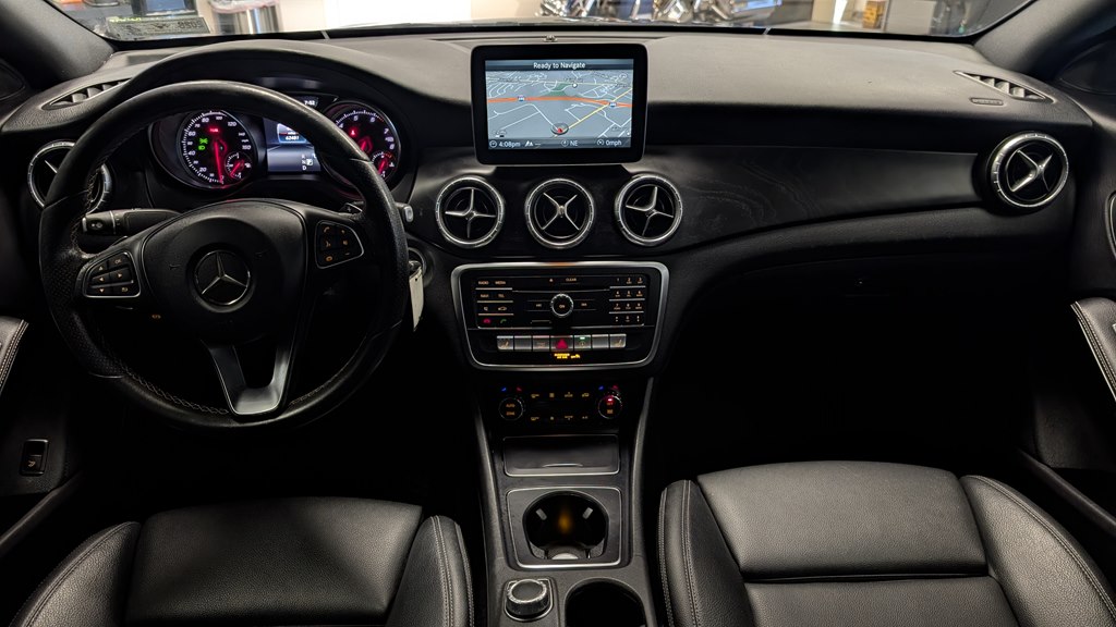 Photo 9 of this MERCEDES-BENZ CLA