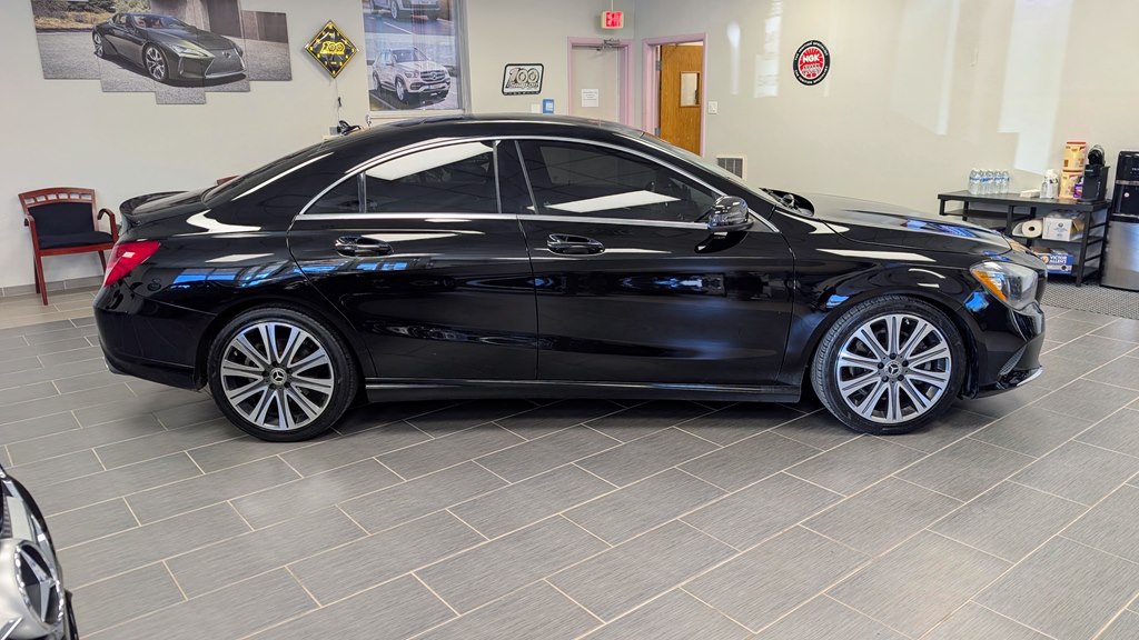 Photo 8 of this MERCEDES-BENZ CLA