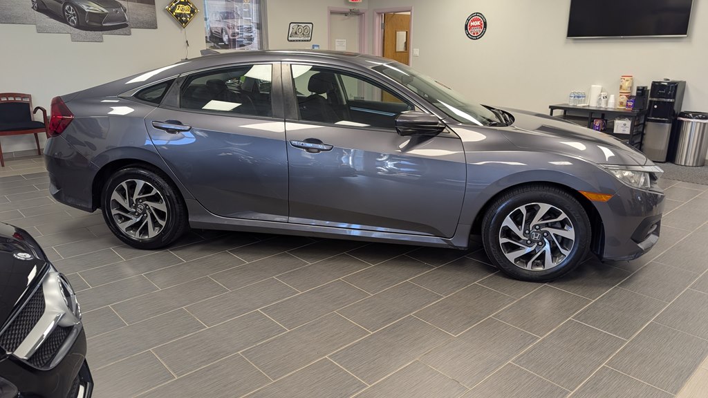 Photo 8 of this HONDA CIVIC