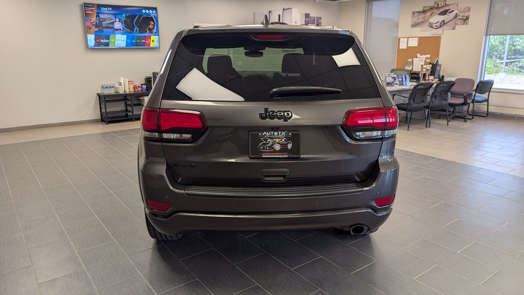 Photo 5 of this JEEP GRAND CHEROKEE