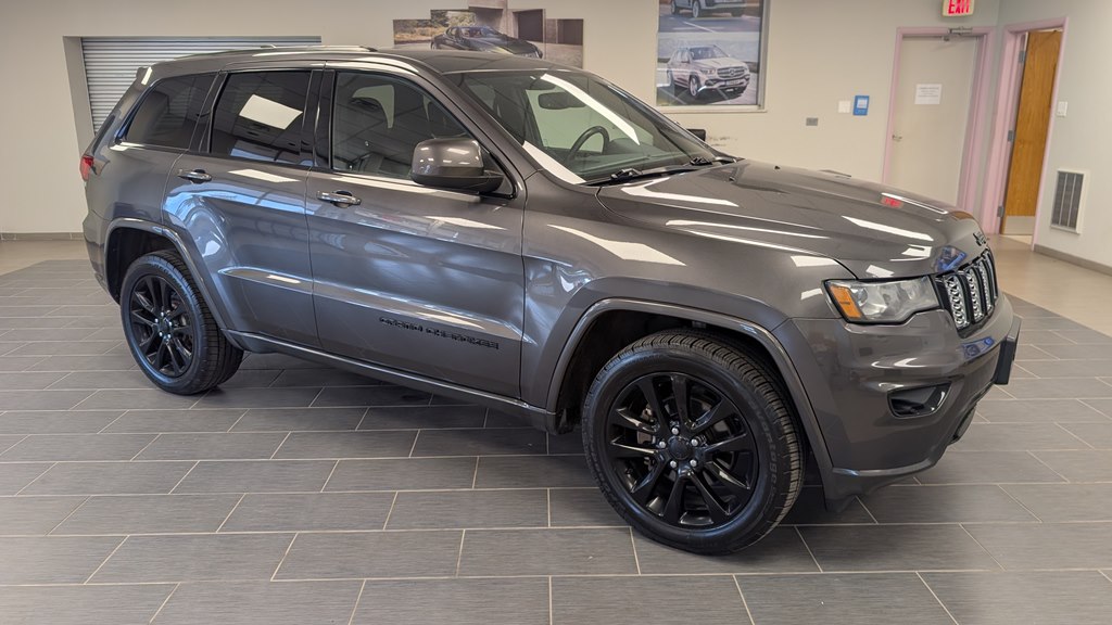 Photo 2 of this JEEP GRAND CHEROKEE