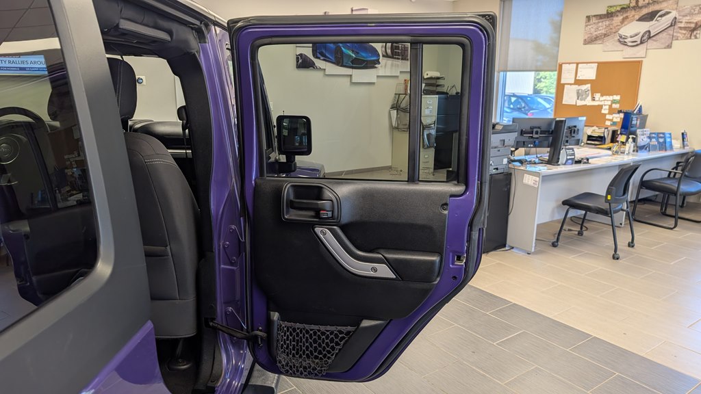 Photo 26 of this JEEP WRANGLER UNLIMI