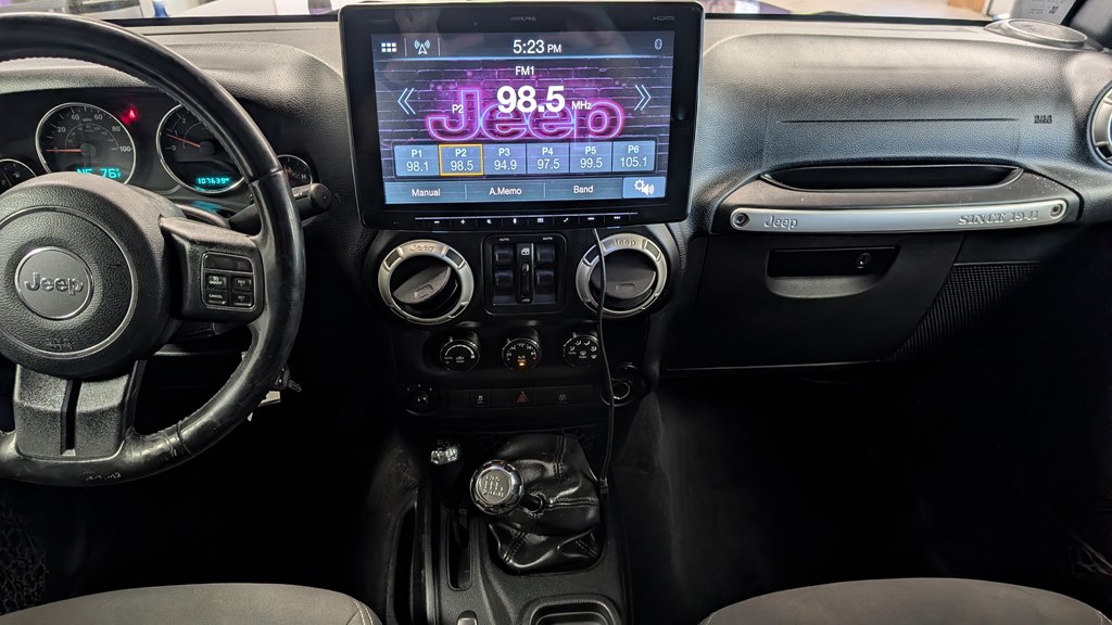 Photo 13 of this JEEP WRANGLER UNLIMI