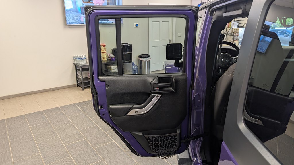 Photo 28 of this JEEP WRANGLER UNLIMI
