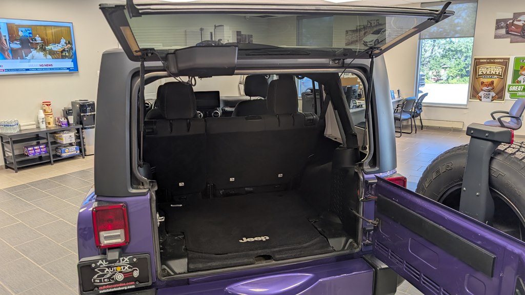 Photo 30 of this JEEP WRANGLER UNLIMI