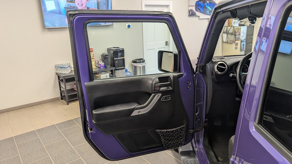 Photo 27 of this JEEP WRANGLER UNLIMI