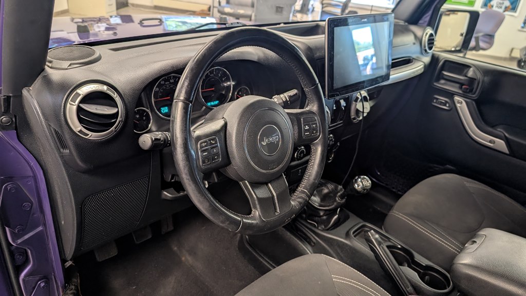 Photo 17 of this JEEP WRANGLER UNLIMI