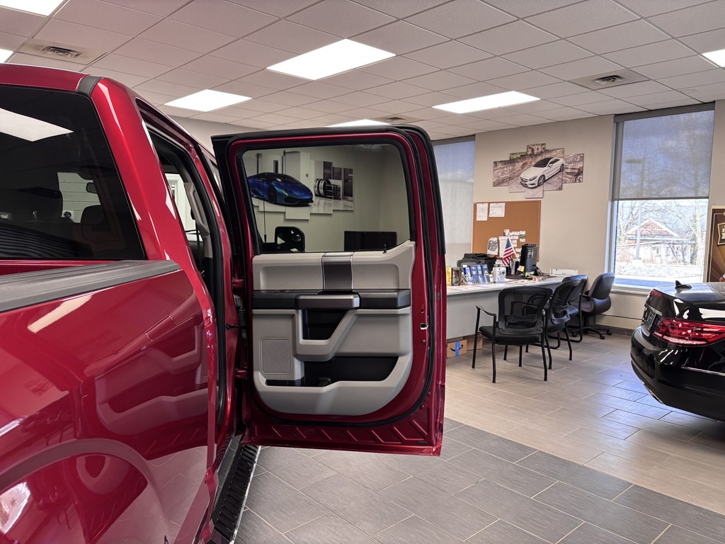 Photo 24 of this FORD F-150