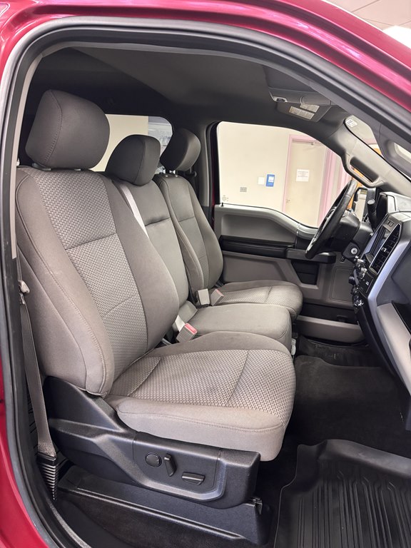 Photo 18 of this FORD F-150