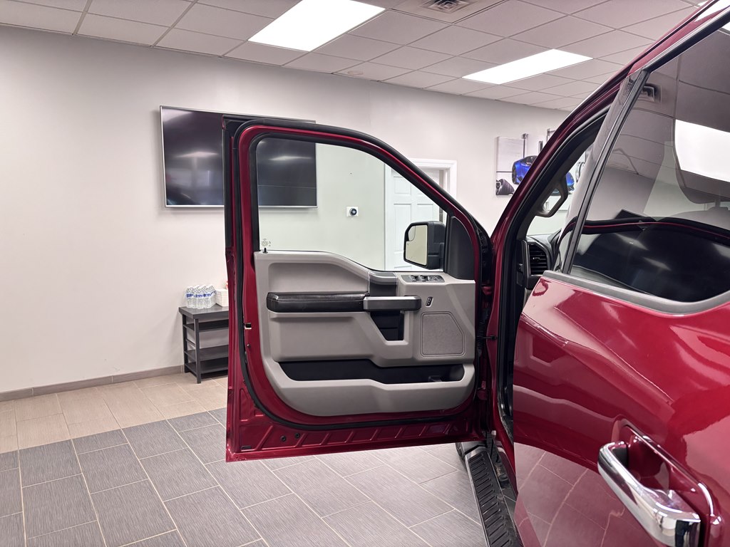 Photo 21 of this FORD F-150