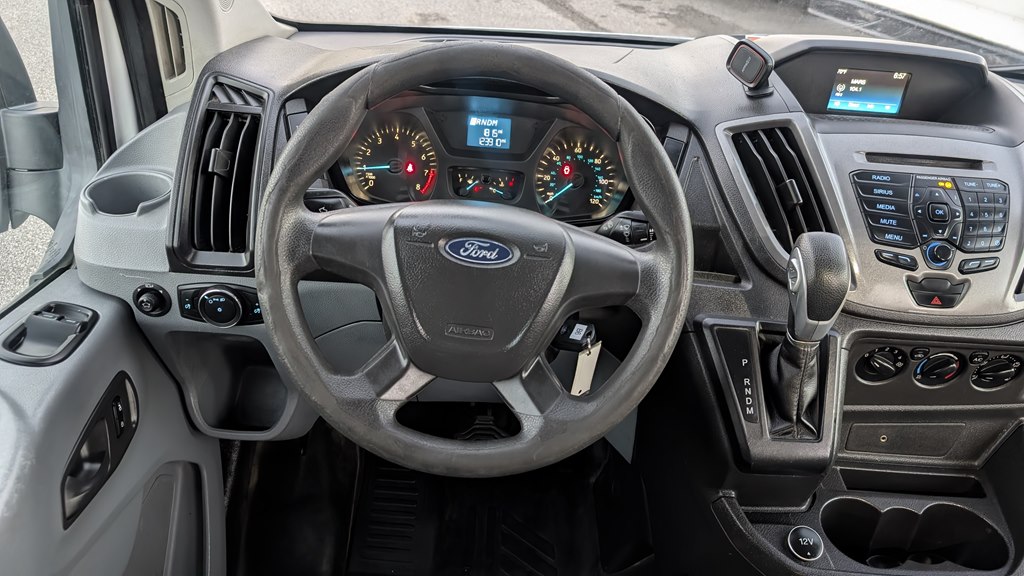 Photo 11 of this FORD TRANSIT