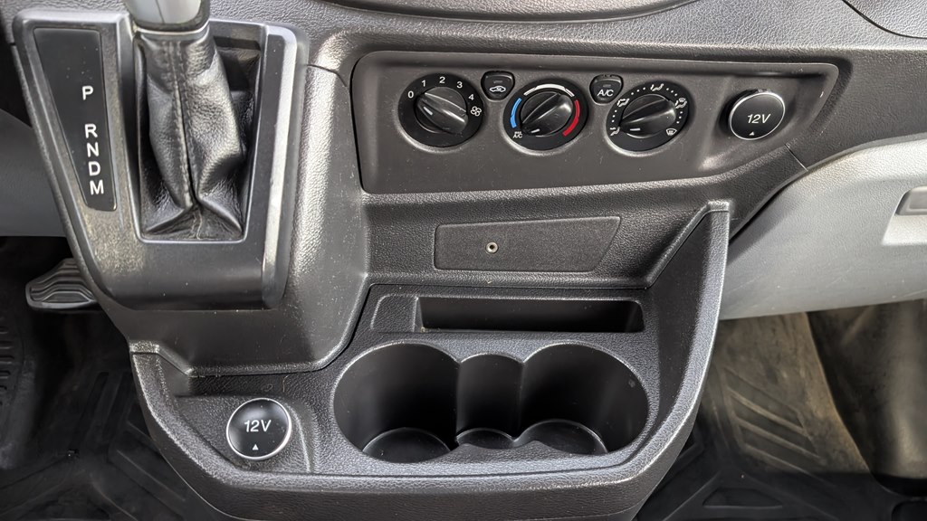 Photo 15 of this FORD TRANSIT