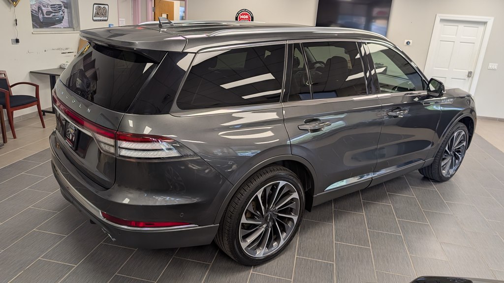 Photo 3 of this LINCOLN AVIATOR