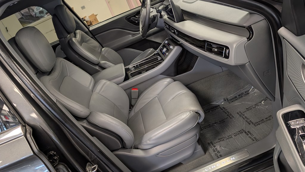 Photo 21 of this LINCOLN AVIATOR