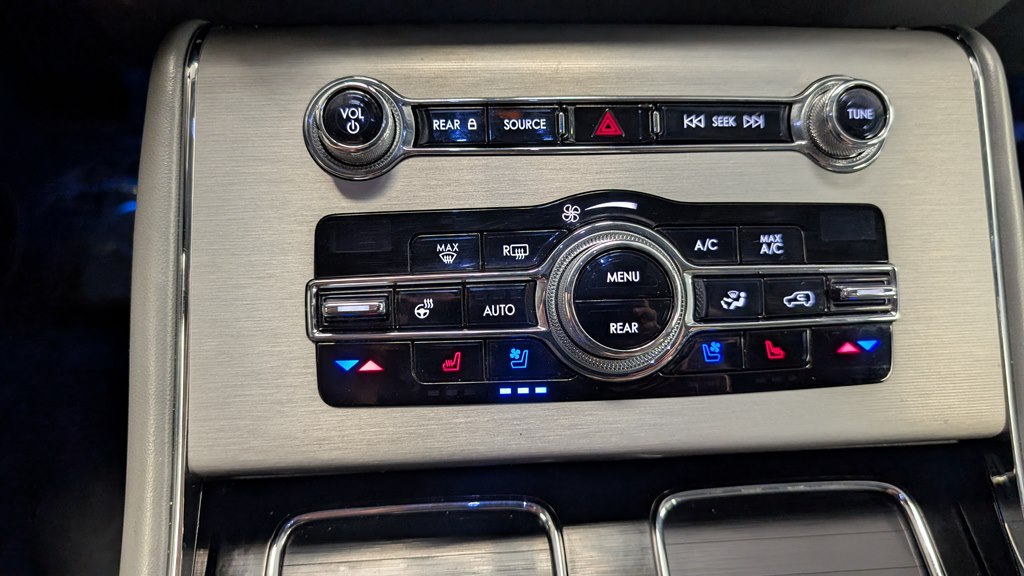 Photo 16 of this LINCOLN AVIATOR