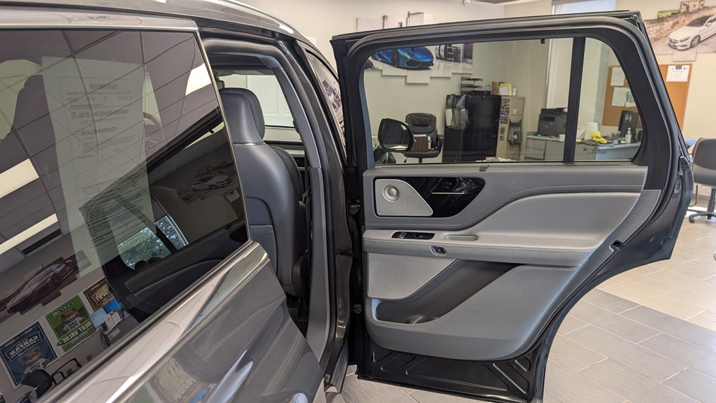 Photo 31 of this LINCOLN AVIATOR
