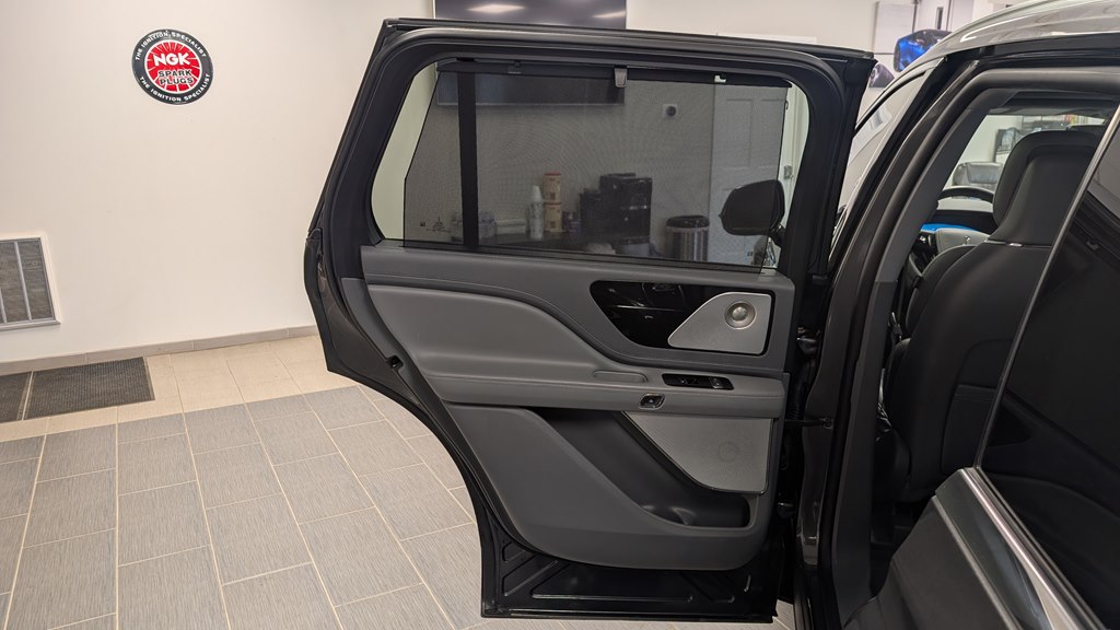 Photo 30 of this LINCOLN AVIATOR
