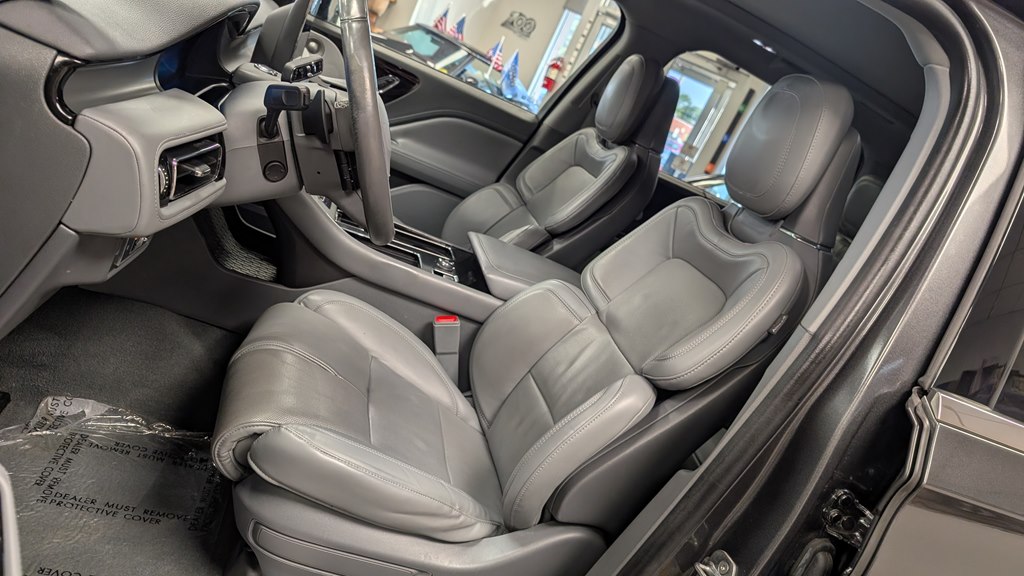 Photo 20 of this LINCOLN AVIATOR