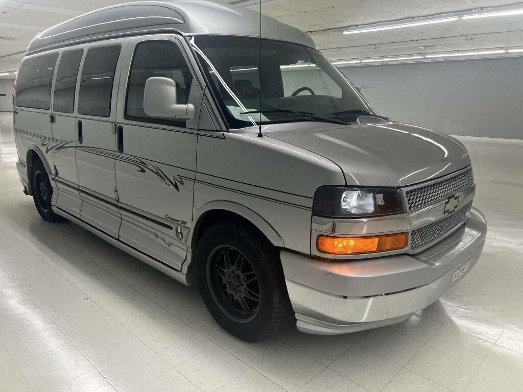 Photo 2 of this CHEVROLET EXPRESS G1500