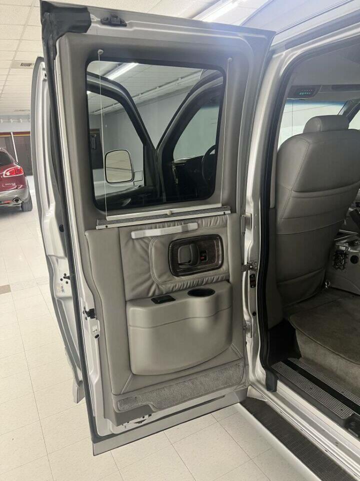 Photo 7 of this CHEVROLET EXPRESS G1500