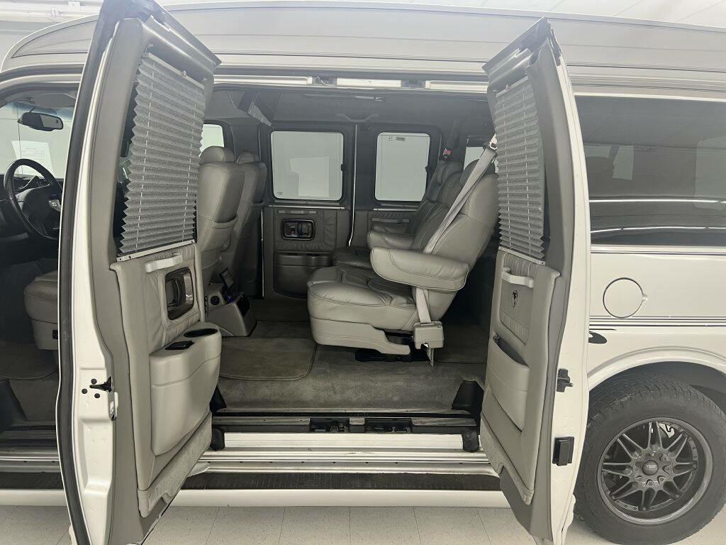 Photo 9 of this CHEVROLET EXPRESS G1500