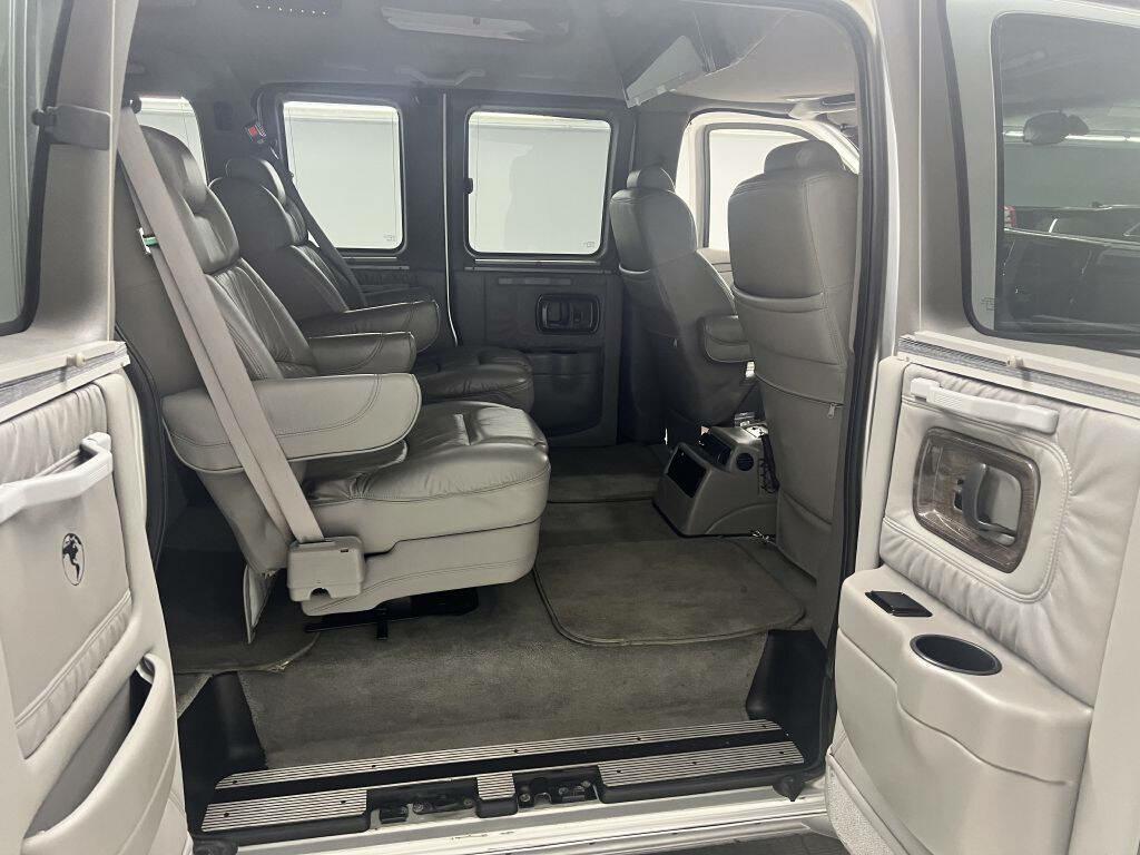 Photo 16 of this CHEVROLET EXPRESS G1500
