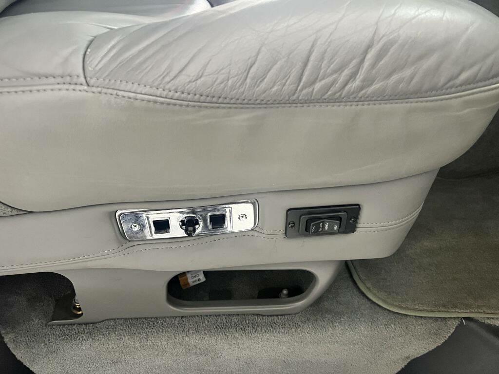 Photo 21 of this CHEVROLET EXPRESS G1500