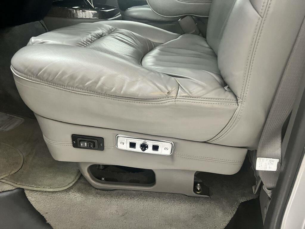 Photo 33 of this CHEVROLET EXPRESS G1500
