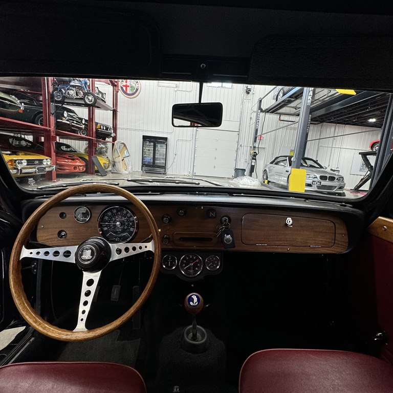 Photo 13 of this TRIUMPH VITESSE