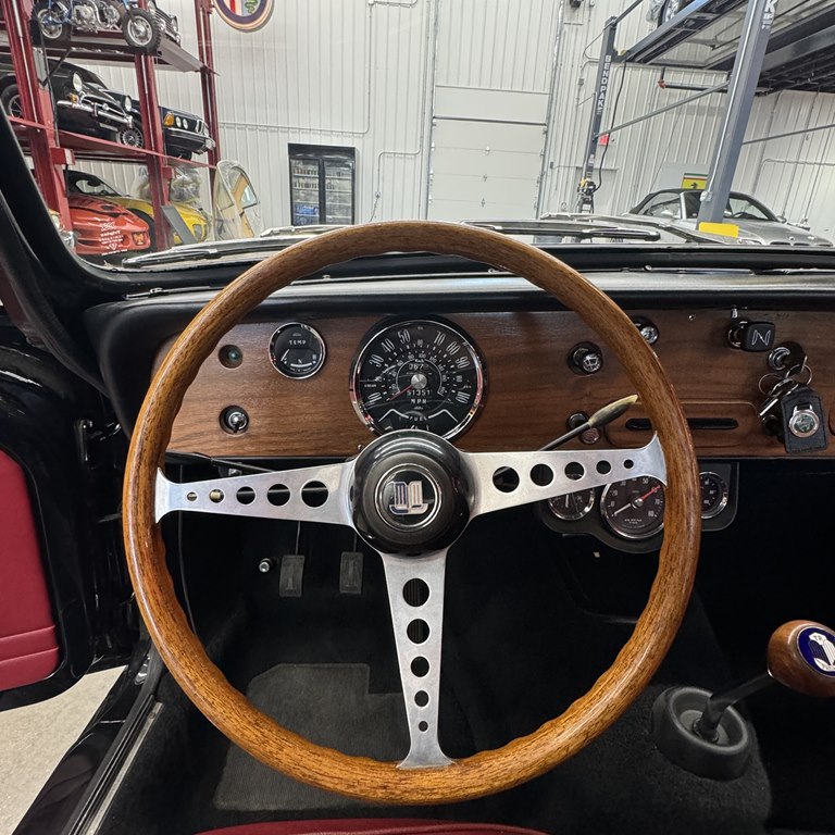 Photo 12 of this TRIUMPH VITESSE