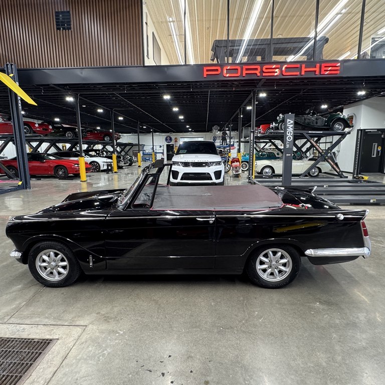 Photo 3 of this TRIUMPH VITESSE