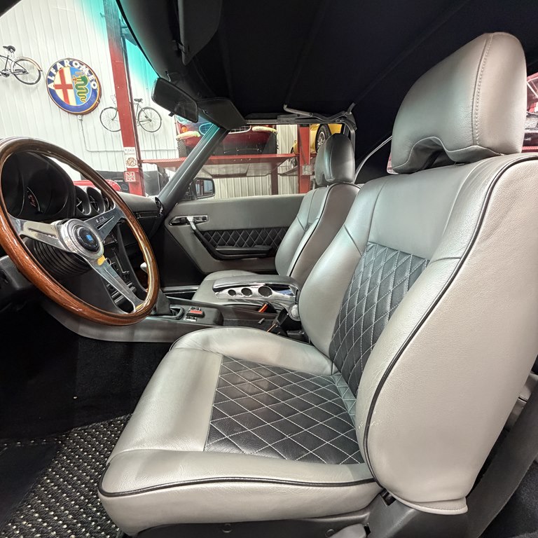 Photo 5 of this MERCEDES BENZ 450-CLASS