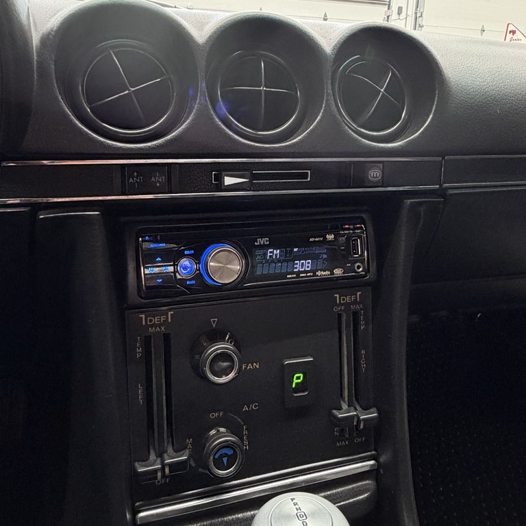 Photo 12 of this MERCEDES BENZ 450-CLASS