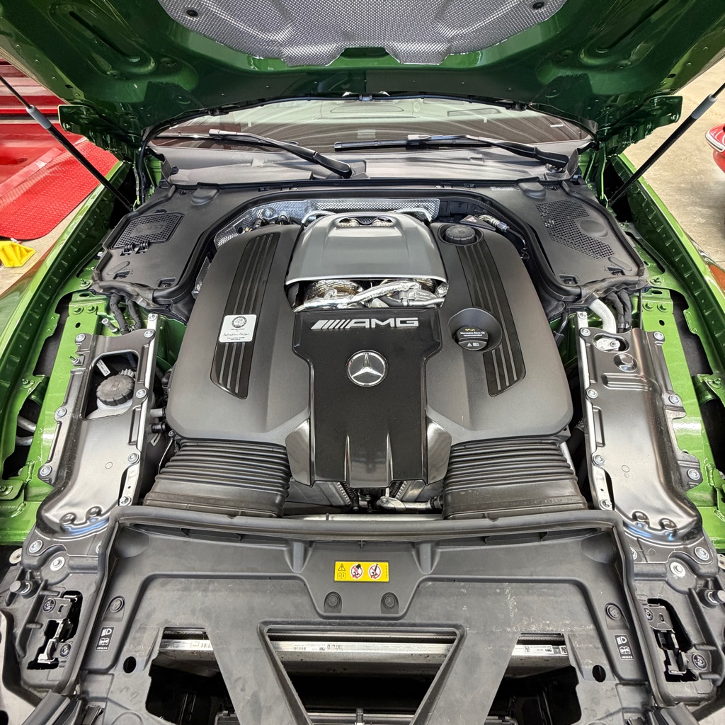 Photo 32 of this MERCEDES-BENZ SL-CLASS