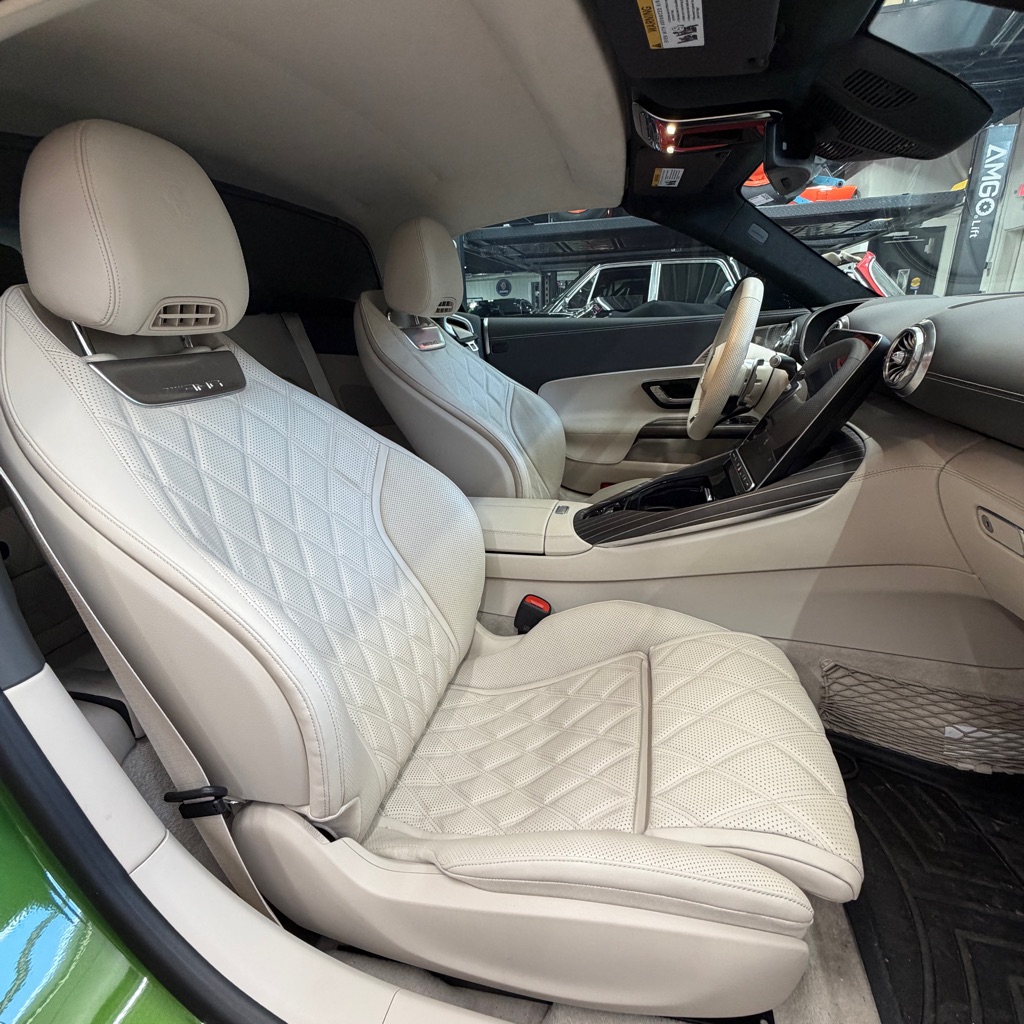 Photo 13 of this MERCEDES-BENZ SL-CLASS
